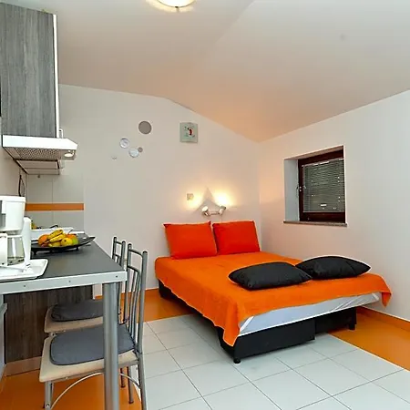 Hotel 242 2*